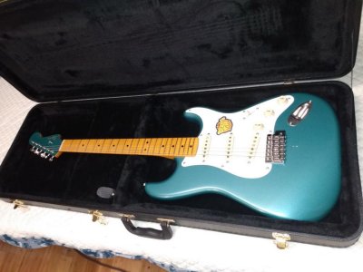 Squier_Strat-01.jpg Squier_Strat-01.jpg