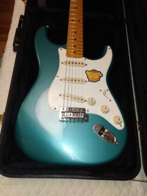 Squier_Strat-02.jpg Squier_Strat-02.jpg