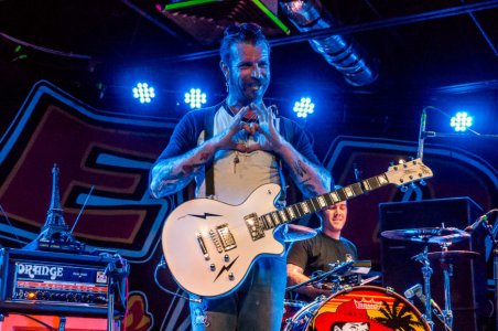 Bryan-Lasky-Eagles-of-Death-Metal-16-873x580-3459057285.jpg