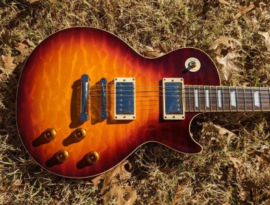 Tokai LS-154Q Dark Cherry Outside 03.jpg Tokai LS-154Q Dark Cherry Outside 03.jpg