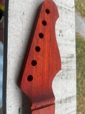 headstock.jpg