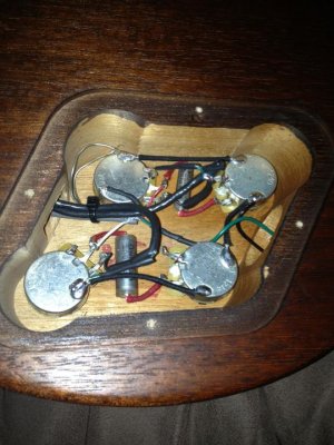 Les Paul controls.jpg