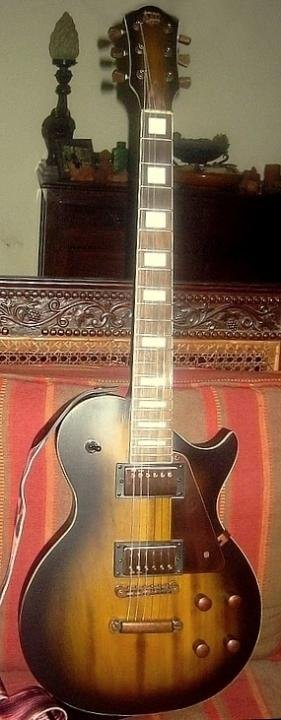 AXL_ChairPic.jpg AXL_ChairPic.jpg