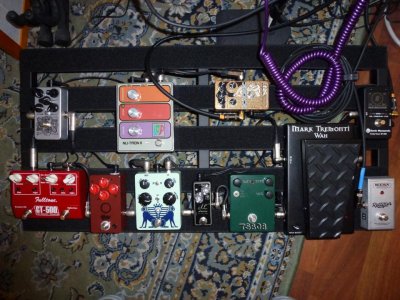 Pedal Board (small).jpg