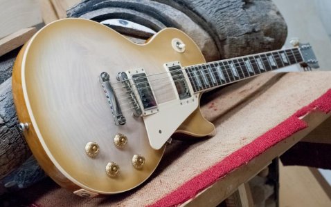 CreamLesPaul-1.jpg