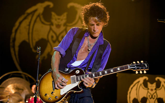 Click image for larger version

Name:	joe-perry.jpg
Views:	120
Size:	65.9 KB
ID:	6139205
