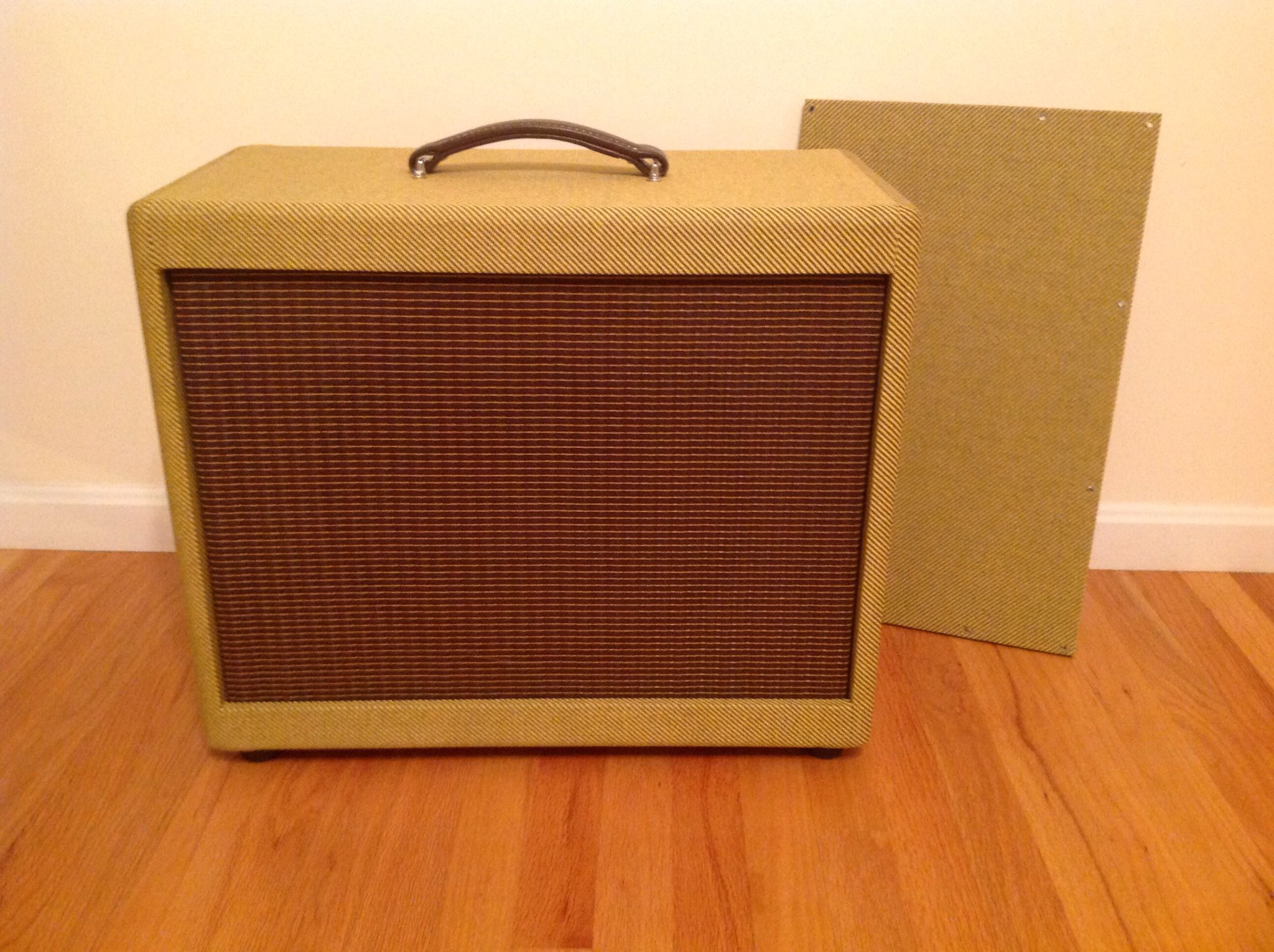 CdJMkUGUkAAJ9JQ.jpg:large