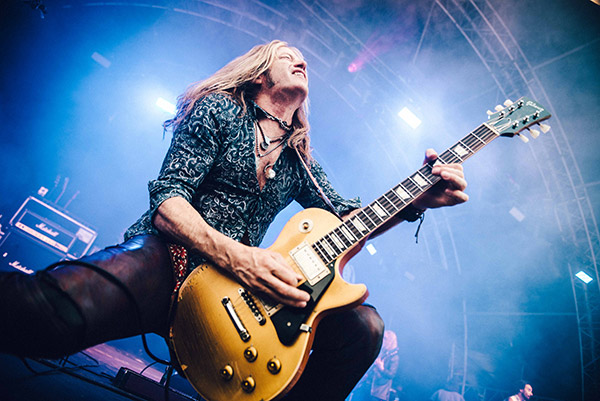 The-Dead-Daisies-2016-Live-Doug_600.jpg