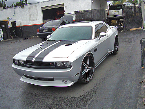 silver-widebody-challenger_100177913_m.jpg