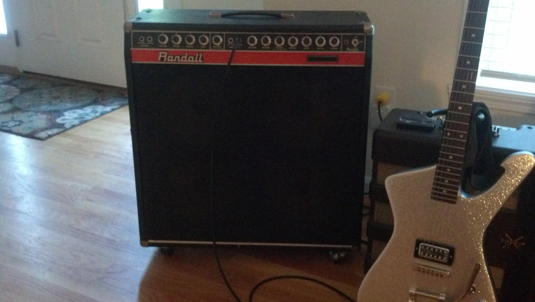 BR0l3oACcAE-sc9.jpg:large