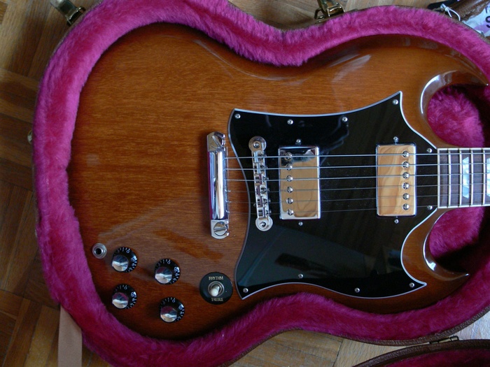 gibson-sg-standard-limited-natural-burst-441189.jpg