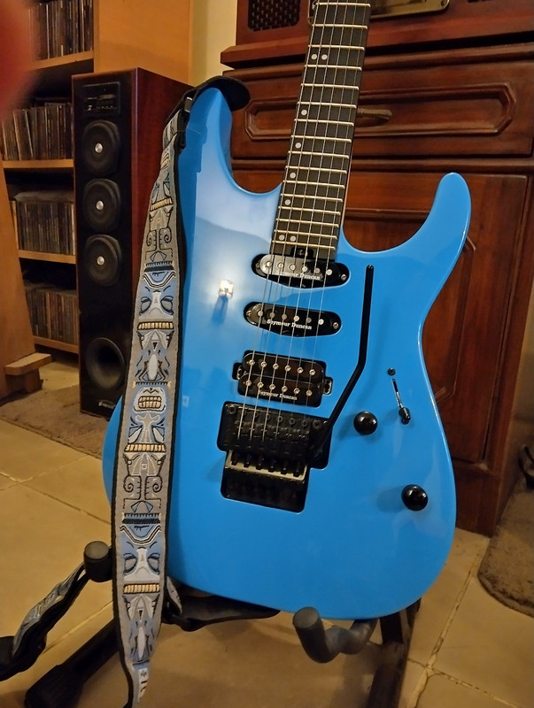 Blue-Charvel-3.jpg