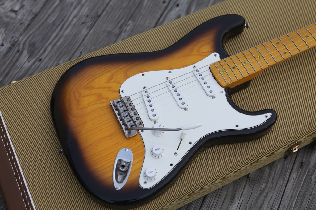img_2784__avri47strat1994_med.jpg