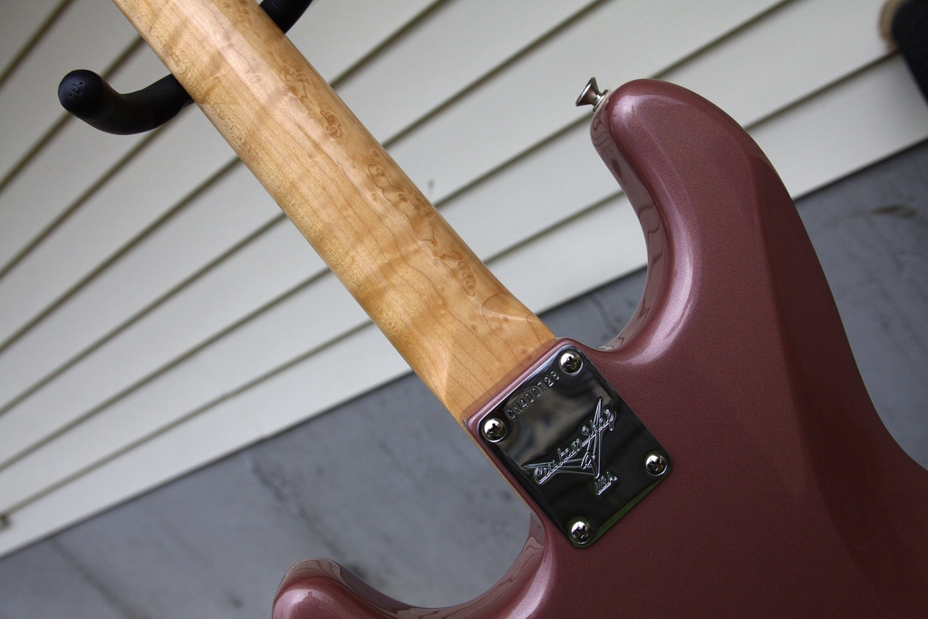 img_3763_strat-back-neck_edit1_med.jpg
