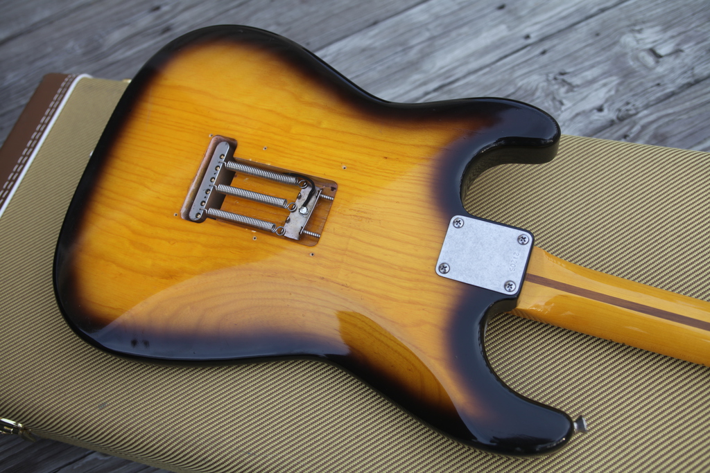 img_2790__avri47strat1994_med.jpg