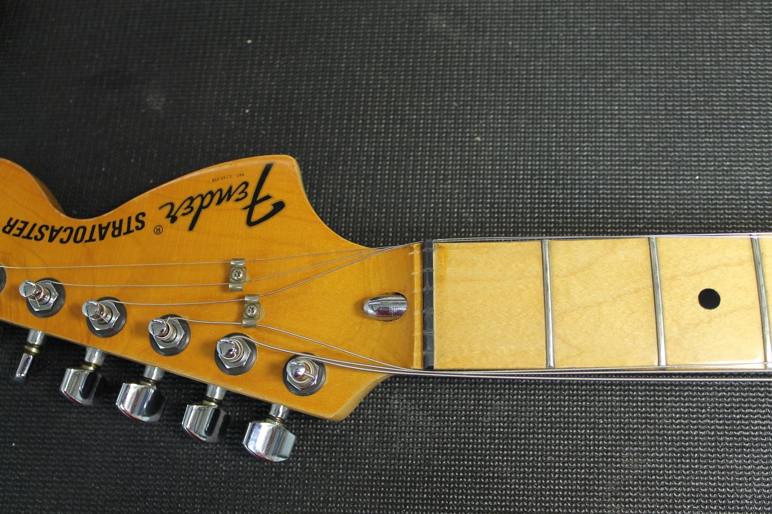 497699248_1976Headstock.jpg.316f47aea521914571486fc9bebf84b2.jpg
