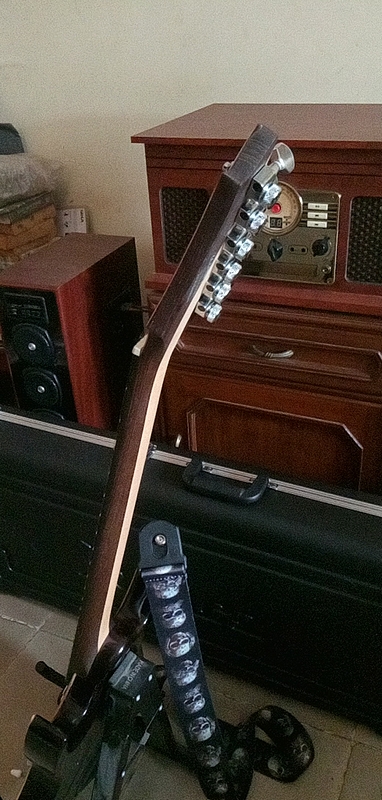 Cort-X700-neck-1.jpg